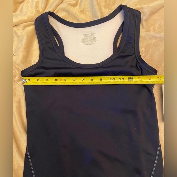 NWT $48 REEBOK "CUT & SEWN SUPPORT TANK" WOMENS TANK TOP W/BRA NAVY MEDIUM - Picture 6 of 6